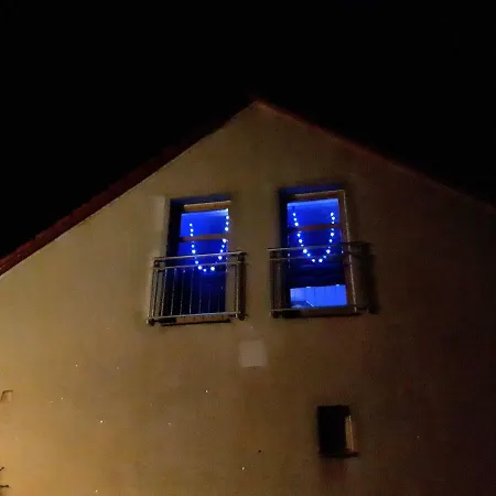 Podkrovi S Koupelnou Privatunterkunft Svinarov